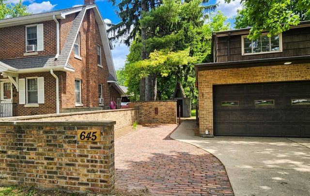 645 Judge Avenue, Waukegan, IL 60085