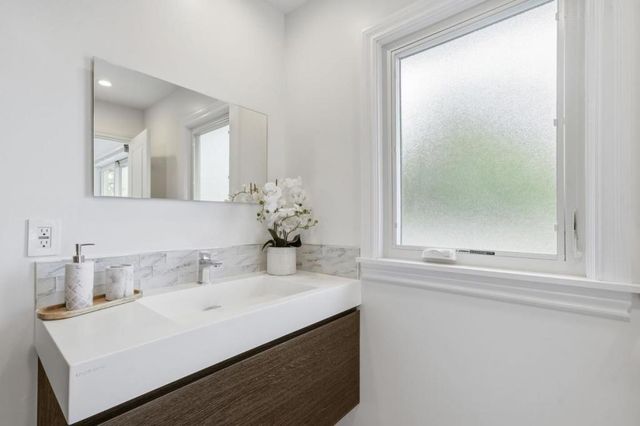 612 Hobart Avenue, San Mateo, CA 94402