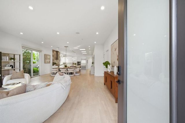 612 Hobart Avenue, San Mateo, CA 94402