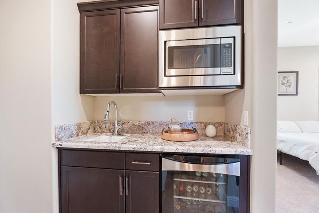 822 Overstone Ave Avenue, Madera, CA 93636