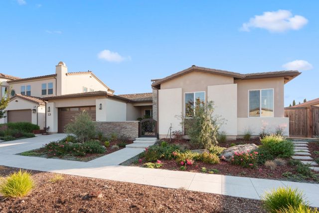 822 Overstone Ave Avenue, Madera, CA 93636