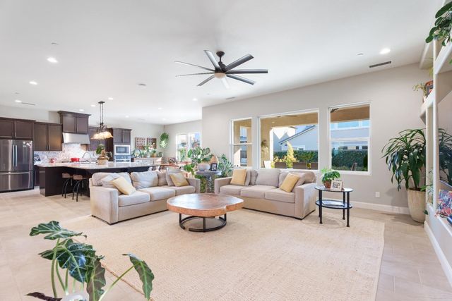 822 Overstone Ave Avenue, Madera, CA 93636