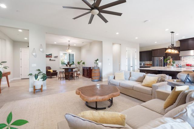 822 Overstone Ave Avenue, Madera, CA 93636