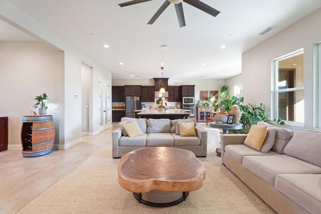 822 Overstone Ave Avenue, Madera, CA 93636