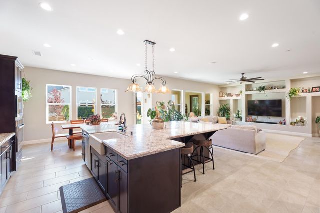 822 Overstone Ave Avenue, Madera, CA 93636