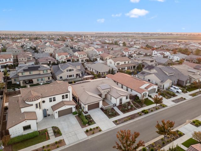 822 Overstone Ave Avenue, Madera, CA 93636