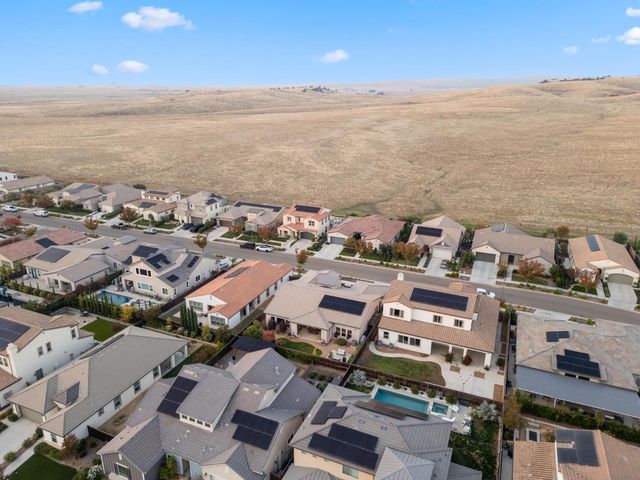 822 Overstone Ave Avenue, Madera, CA 93636