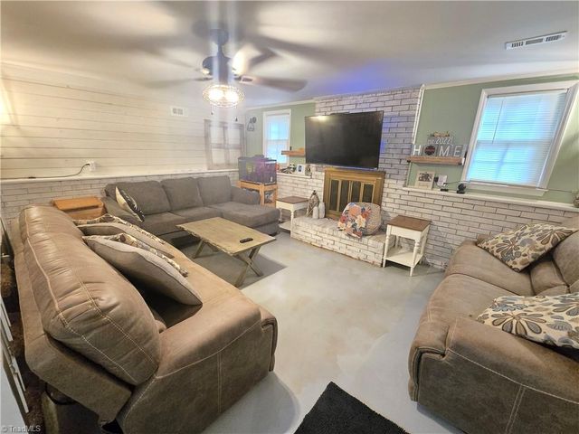 706 TownBranch Road, Graham, NC 27253