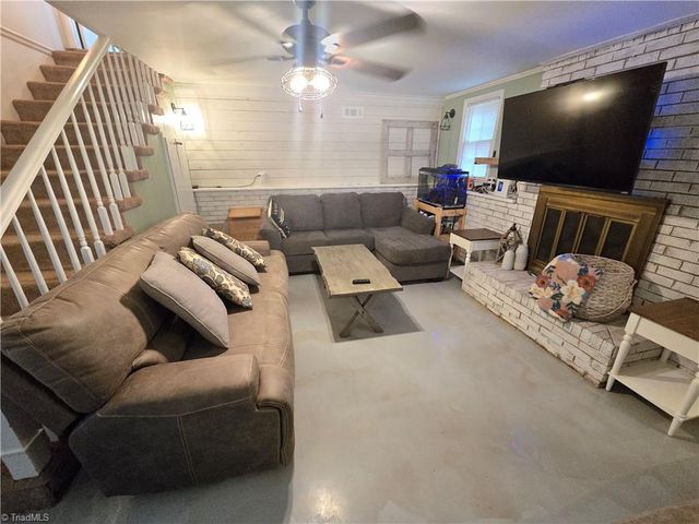 706 TownBranch Road, Graham, NC 27253