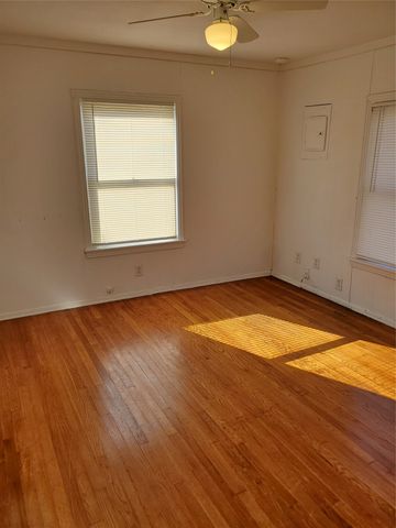 351 S Waco Street, Van Alstyne, TX 75495