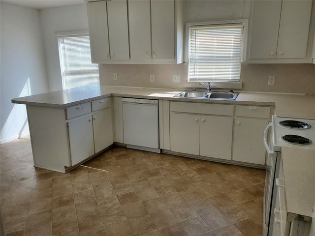 351 S Waco Street, Van Alstyne, TX 75495