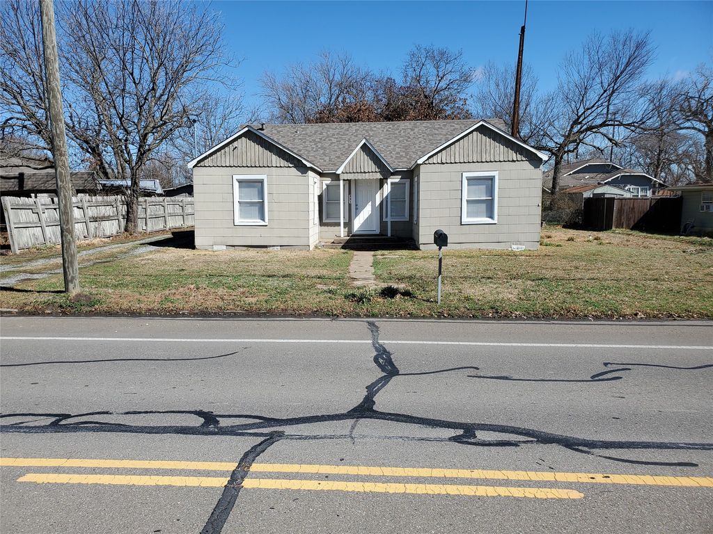 351 S Waco Street, Van Alstyne, TX 75495