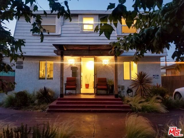 4827 SATURN Street, Los Angeles, CA 90019