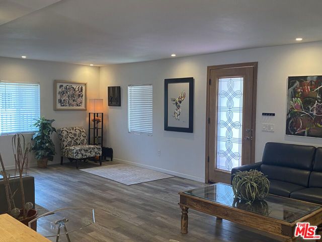 4827 SATURN Street, Los Angeles, CA 90019