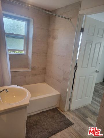 4827 SATURN Street, Los Angeles, CA 90019