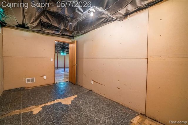 20650 Sherwood Road, Belleville, MI 48111