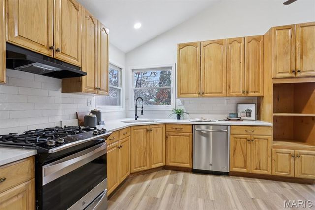 1357 S Lake Sherwood Drive, Marthasville, MO 63357