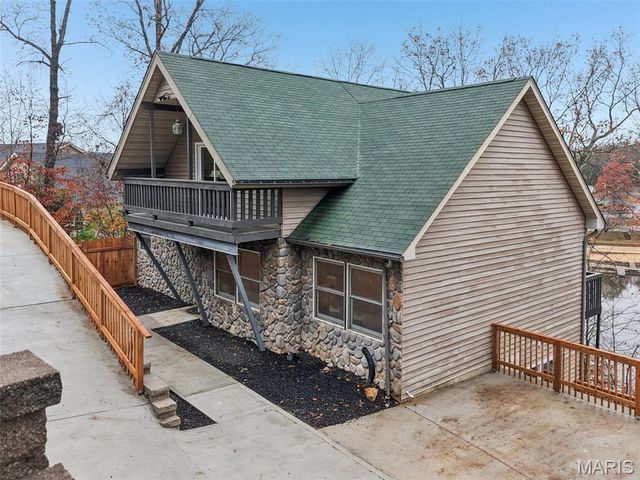 1357 S Lake Sherwood Drive, Marthasville, MO 63357