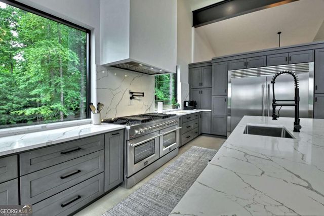 415 Green Ridge Trail, Blue Ridge, GA 30513