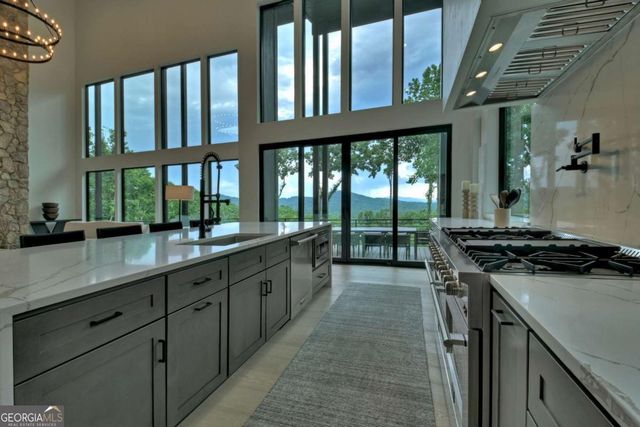 415 Green Ridge Trail, Blue Ridge, GA 30513