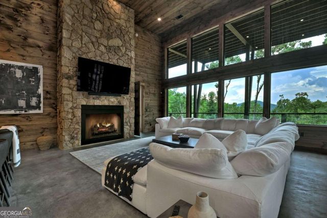 415 Green Ridge Trail, Blue Ridge, GA 30513