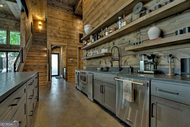 415 Green Ridge Trail, Blue Ridge, GA 30513