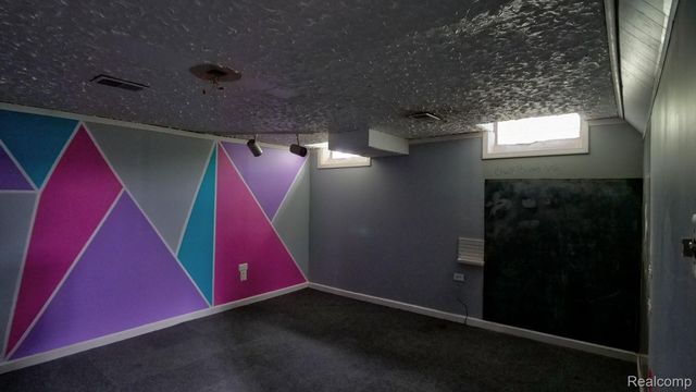 13801 Pearson Street, Oak Park, MI 48237