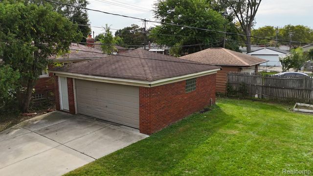 13801 Pearson Street, Oak Park, MI 48237