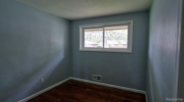 13801 Pearson Street, Oak Park, MI 48237