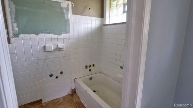 13801 Pearson Street, Oak Park, MI 48237