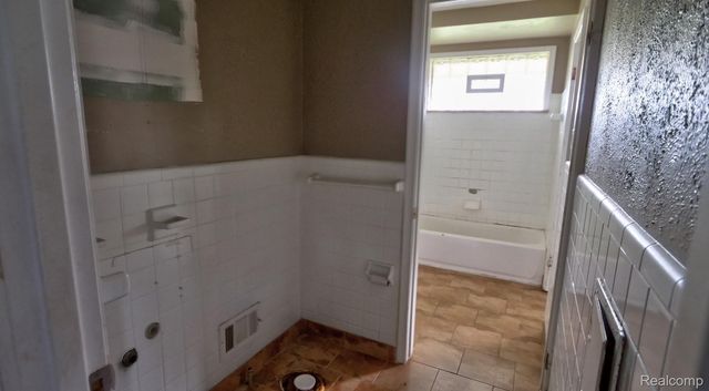13801 Pearson Street, Oak Park, MI 48237