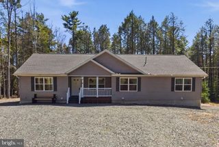 506 SIR JEOFFREY CT, Blakeslee, PA 18610