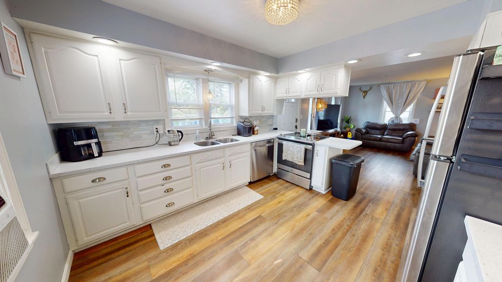 59 Lafayette Street, Lewiston, ME 04240 — photo 2