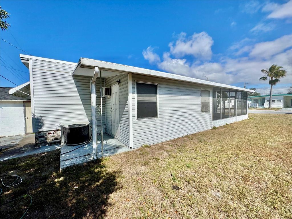 Image 30 of property listing at 1919 PLEASURE DRIVE, Holiday, FL 34691