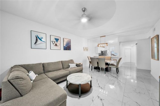 1024 Mainsail DR 512, Naples, FL 34114