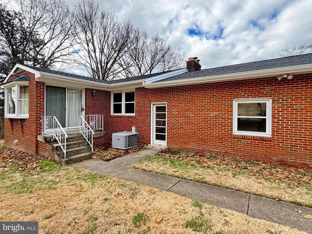 10714 LIVINGSTON RD, Fort Washington, MD 20744