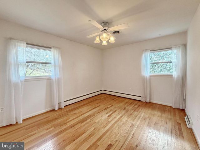 10714 LIVINGSTON RD, Fort Washington, MD 20744