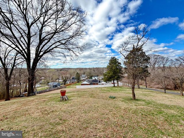 10714 LIVINGSTON RD, Fort Washington, MD 20744