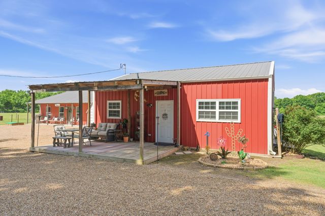3027 NW State Highway 11, Leonard, TX 75452