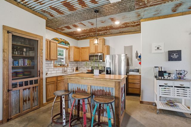 3027 NW State Highway 11, Leonard, TX 75452