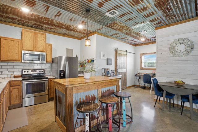 3027 NW State Highway 11, Leonard, TX 75452