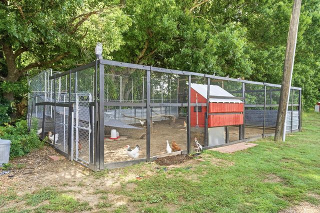 3027 NW State Highway 11, Leonard, TX 75452
