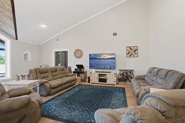 3027 NW State Highway 11, Leonard, TX 75452