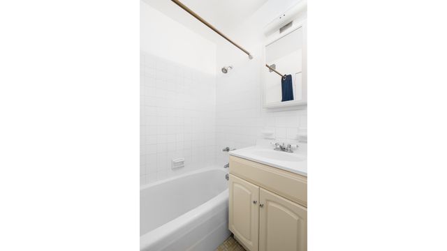 520 E 81st St Apt 4D, New York City, NY 10028