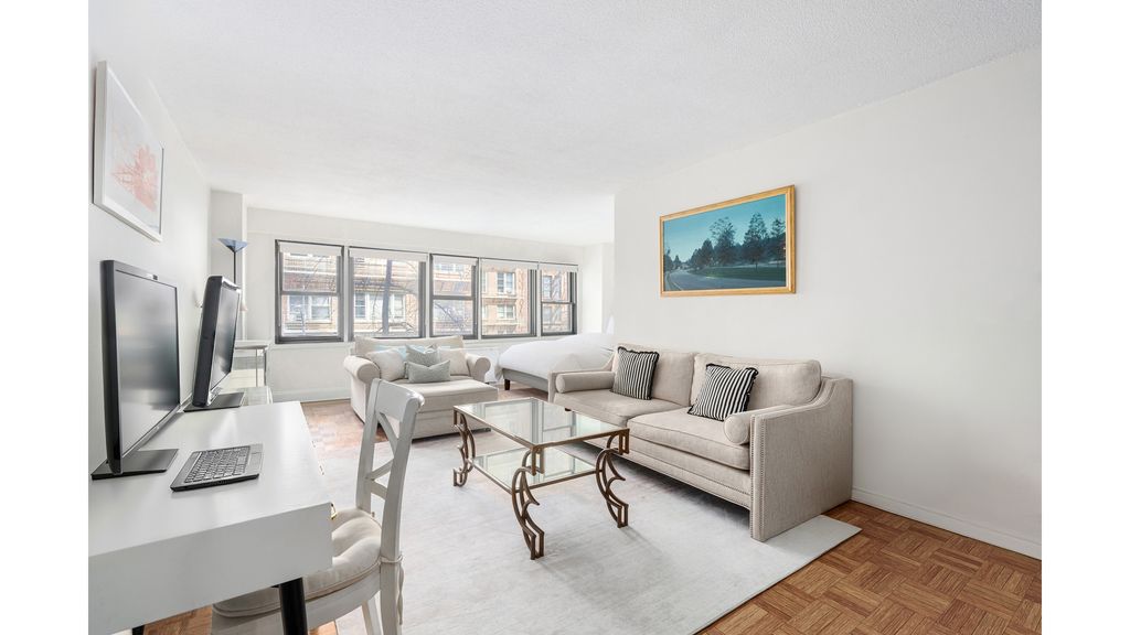 520 E 81st St Apt 4D, New York City, NY 10028
