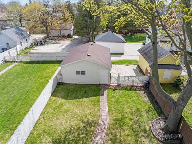 2211 N 8th STREET, Sheboygan, WI 53083