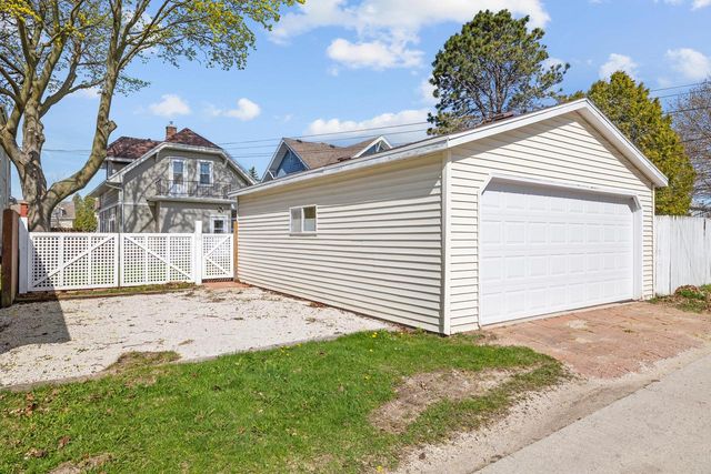 2211 N 8th STREET, Sheboygan, WI 53083