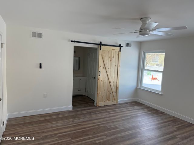 18 Mansfield Avenue, Manchester, NJ 08759