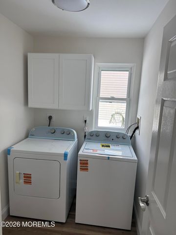 18 Mansfield Avenue, Manchester, NJ 08759