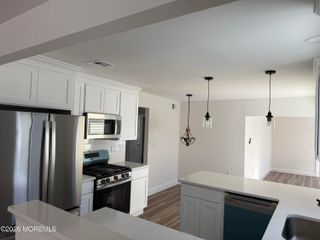 18 Mansfield Avenue, Manchester, NJ 08759